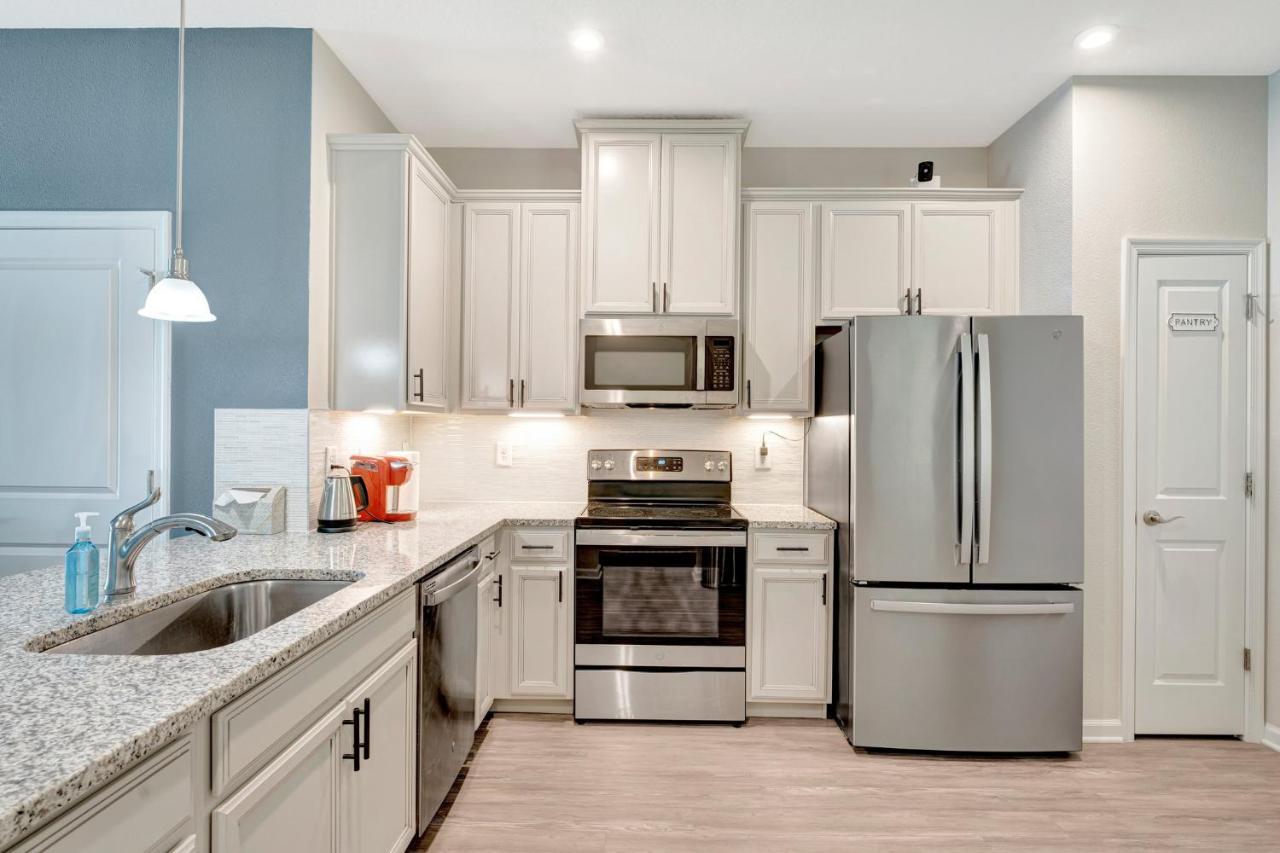 Zenhomes In Heart Of Brandon Convenient Location Экстерьер фото